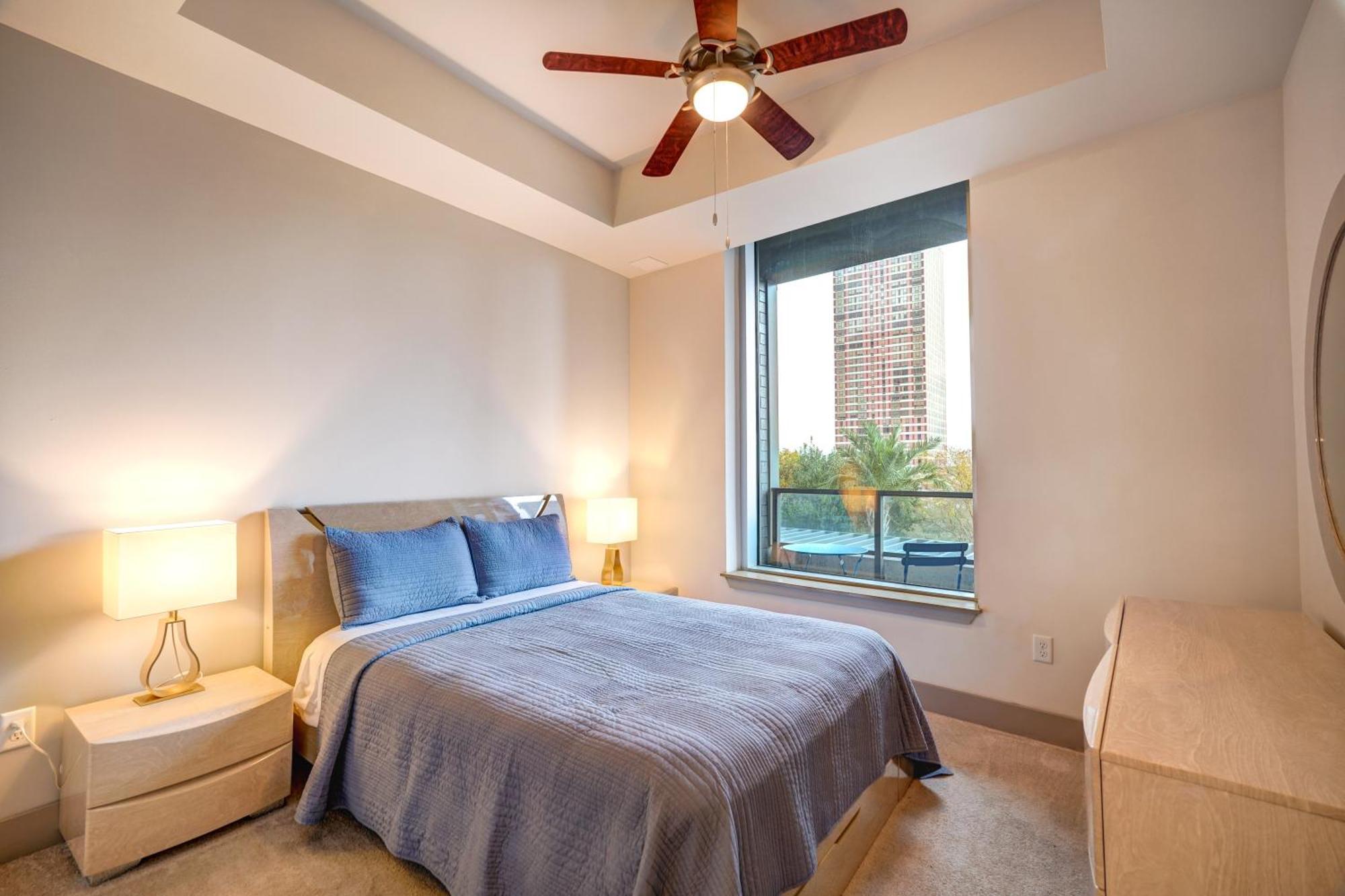 Hanover Post Oak Houston Bilik gambar